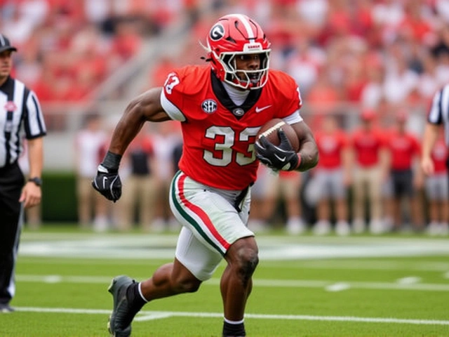 Bo Walker’s 3 TDs Lead No. 4 Georgia to 35-3 Rout of Charlotte on Senior Day